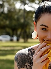 8 free voyeur pics